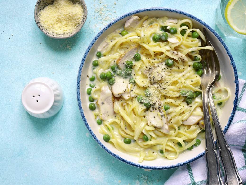  Pasta sa graškom i piletinom 