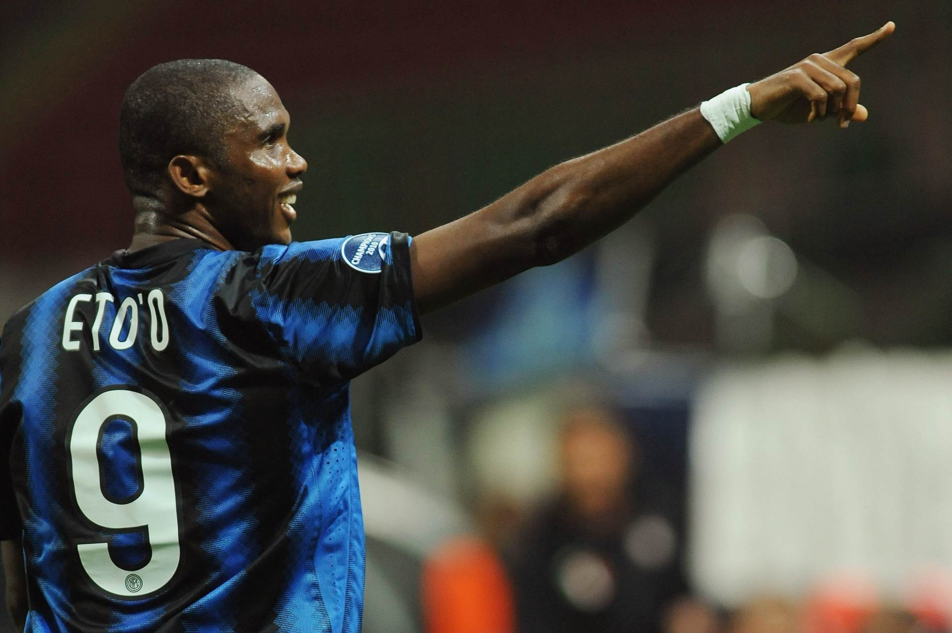  Kako je Murinjo sa ČETIRI reči doveo Etoa u Inter: Ostalo je istorija... 