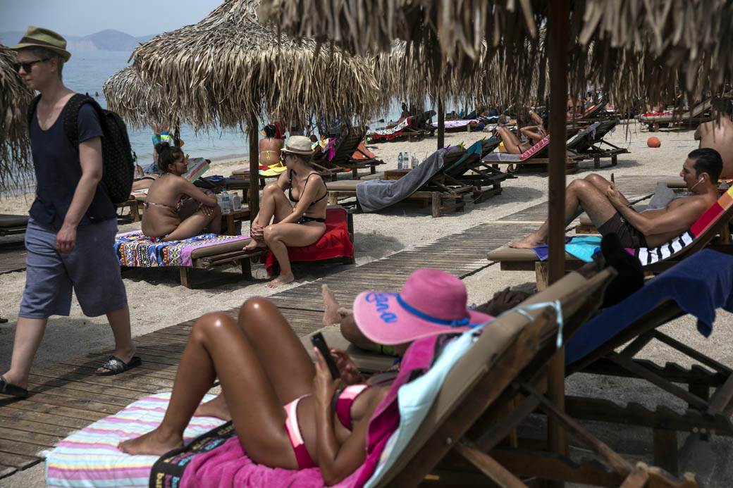  Nemaju kud: Grci najavili - biće popuštanja strogih propisa na plažama 