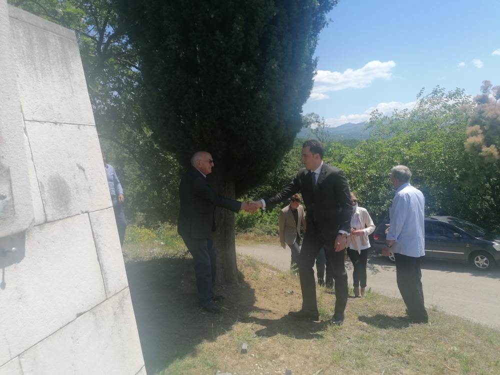  Gradonačelnik sa predstavnicima SUBNOR-a i UBNOR-a posjetio Ravni laz 