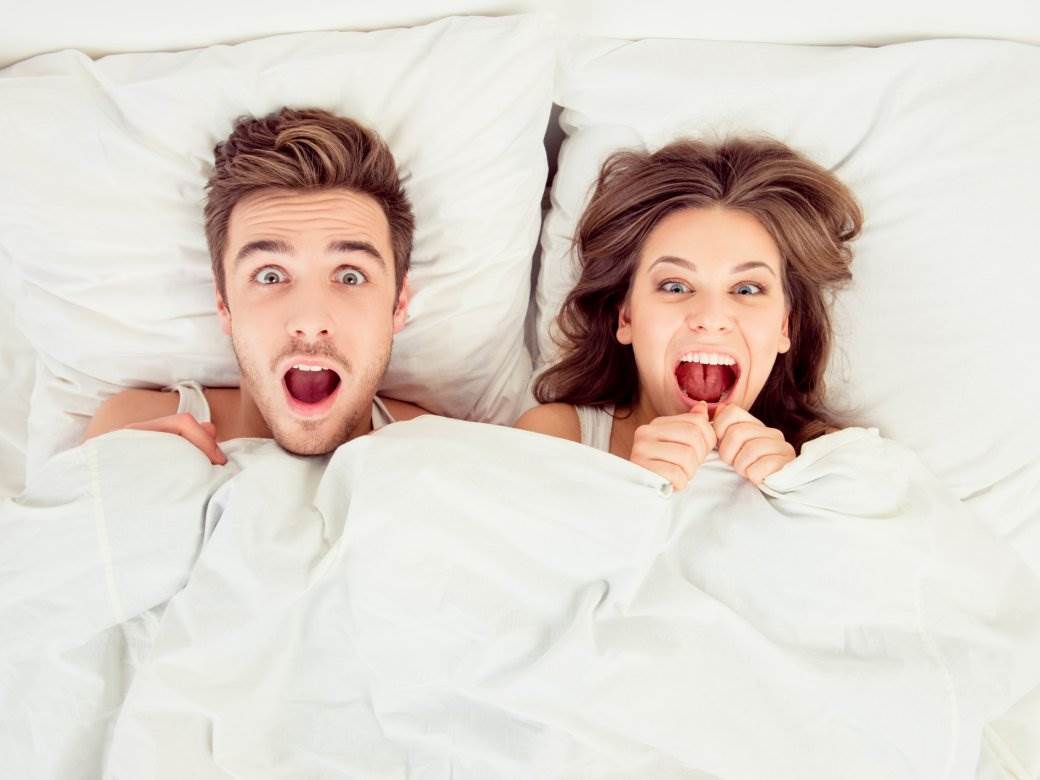  ŽENE, NE OČAJAVAJTE: Ove neprijatnosti u krevetu su normalne pojave 