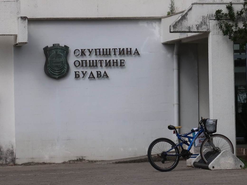 Vlada suspendovala odluku SO Budva: Program privremenih objekata upućen Ustavnom sudu Vlada suspendovala odluku SO Budva: Program privremenih objekata upućen Ustavnom sudu