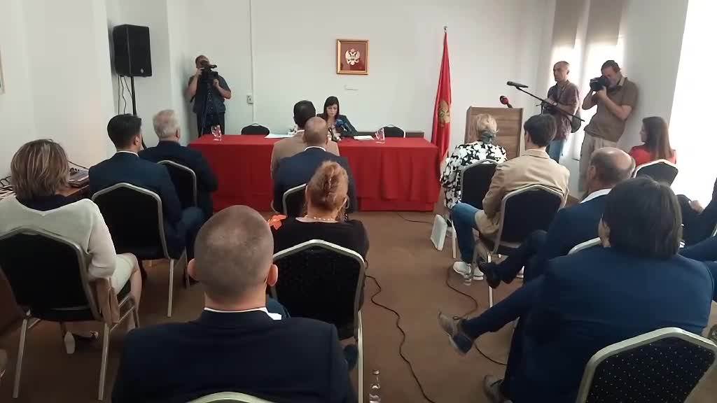  Bulatović i Kuč: Neovlašćena lica u zgradi opštine Budva će odgovarati 