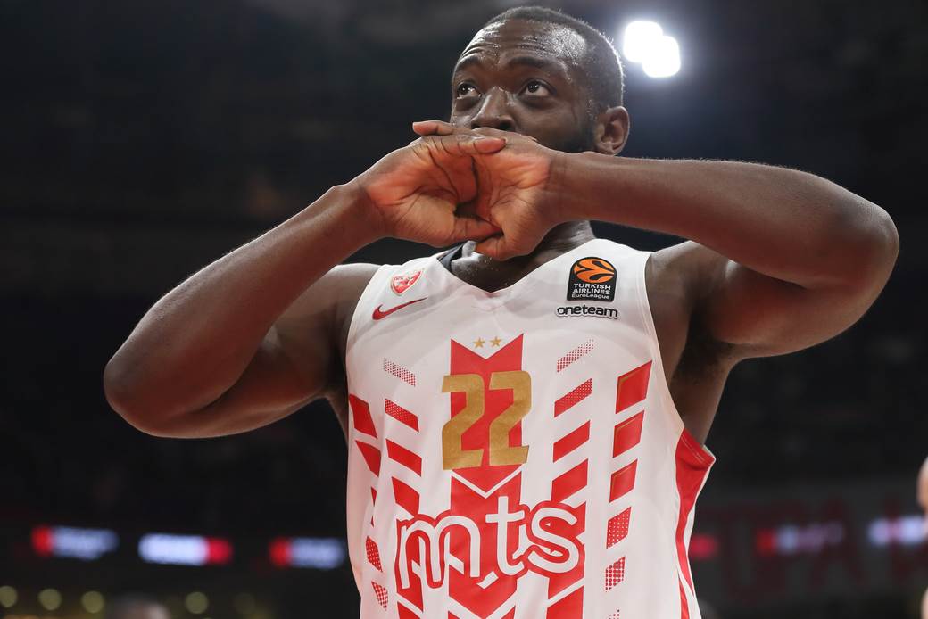  Carls-Dzenkins-prelazi-u-Olimpijakos 