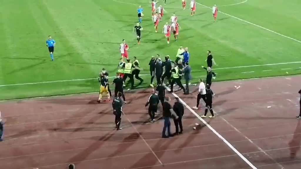  Ovo NIKAD niste videli u fudbalu: Najluđa scena iz finala Kupa Srbije! 