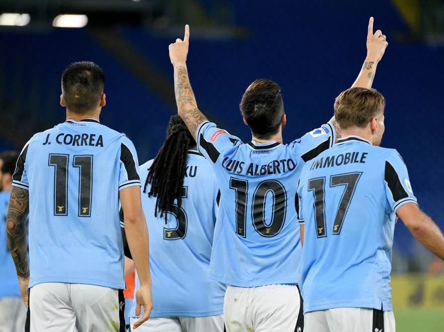  Dusan-Vlahovic-crveni-karton-lakat-Lacio-Fiorentina-2-1-Serija-A 