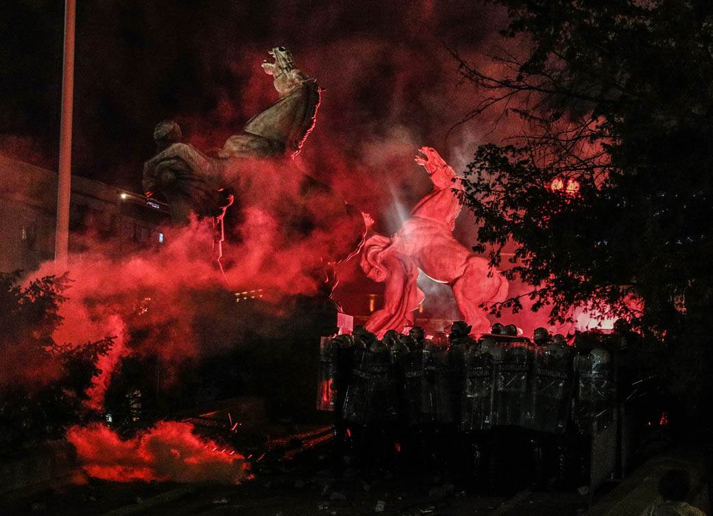  Na protestima u Beogradu najviše CRNOGORACA 
