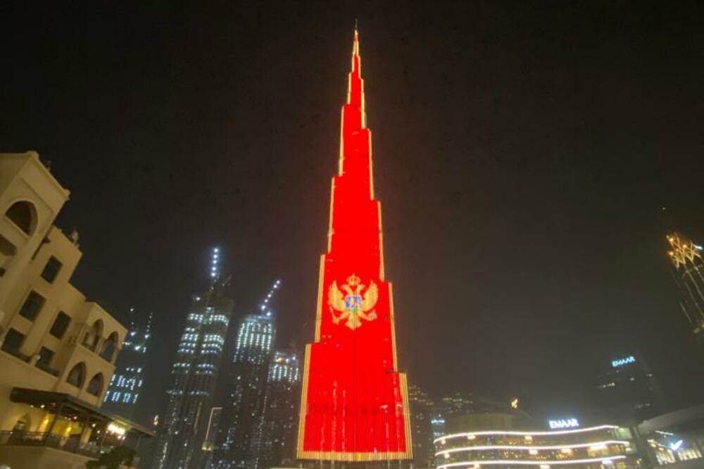  Burdž Kalifa i ADNOC kula u bojama crnogorske zastave 