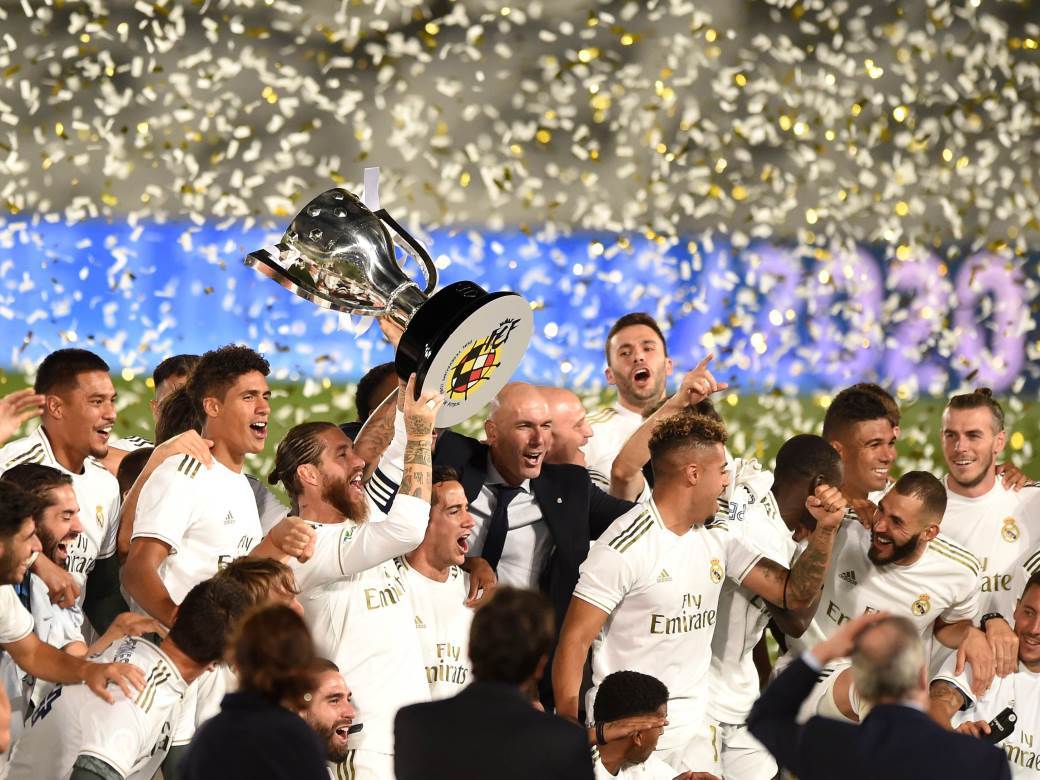  Real-Madrid-slavi-titulu-Garet-Bejl-snimak-sa-terena-VIDEO 