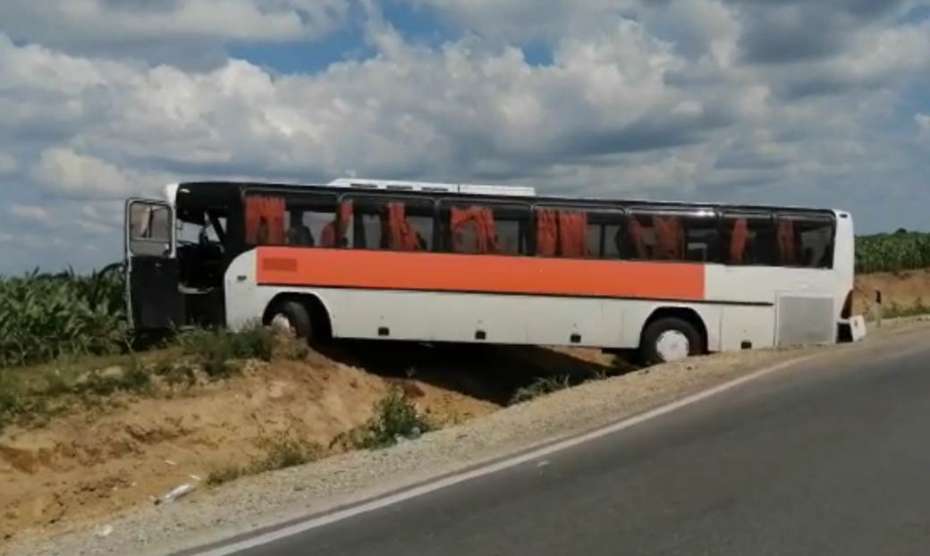  Madjarska-Saobracajna-nesreca-Autobus-sleteo-sa-puta-Ima-mrtvih 