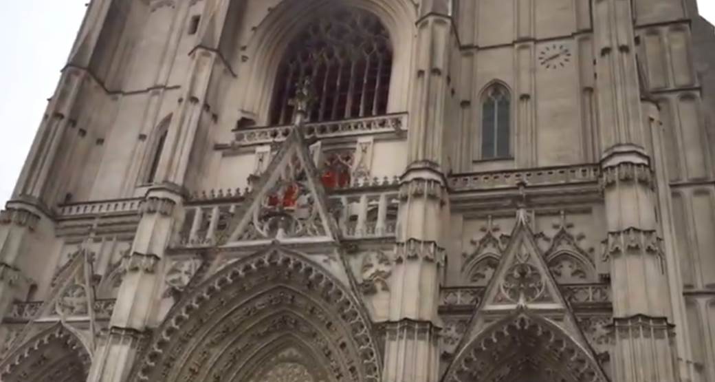  Pozar-Francuska-Gori-Katedrala-VIDEO 