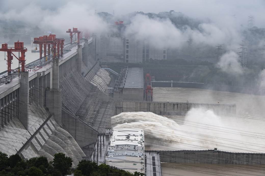  Kina-srusena-brana-zbog-poplava 