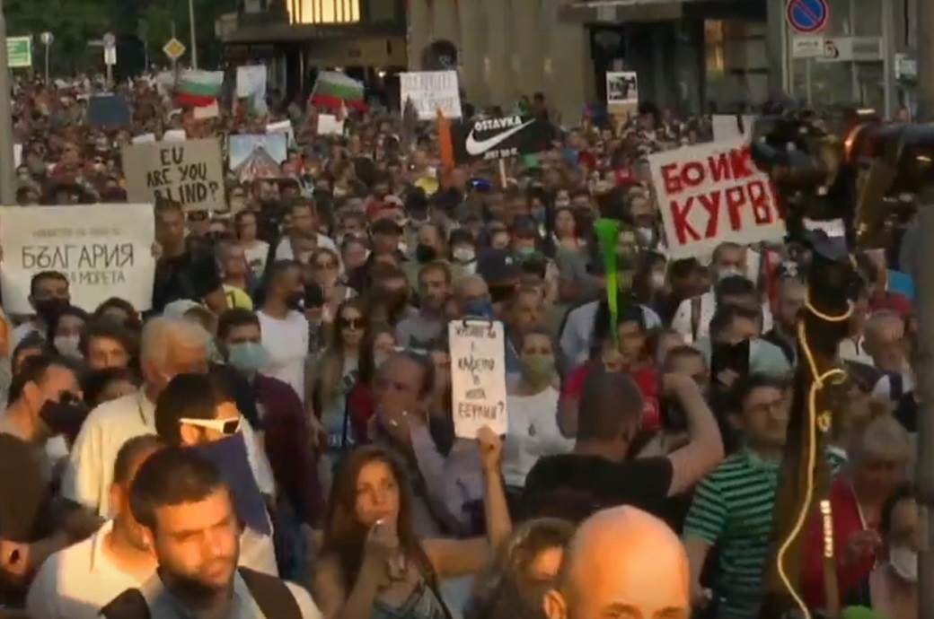  Bugarska-protesti-incident-demonstranti 