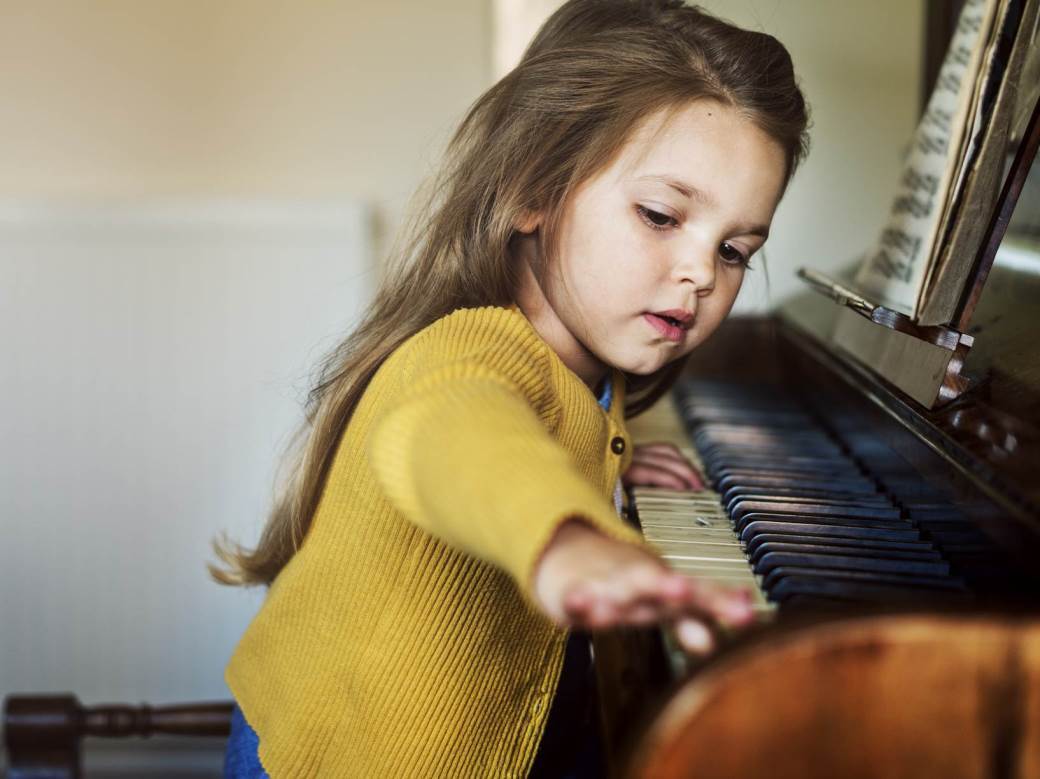  Razvoj-deteta-da-li-muzika-poboljsava-kognitivne-sposobnosti-muzicka-skola-za-decu 