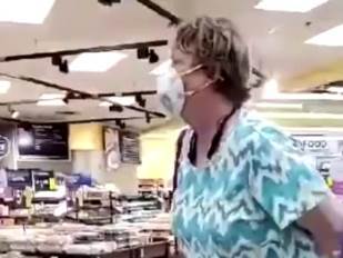  Žena napala decu što ne nose masku:"Nadam se DA ĆETE UMRET!" (VIDEO) 