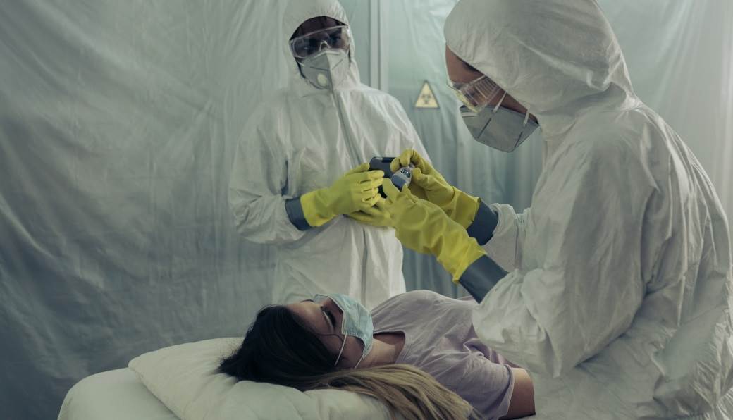  NAJVEĆI MITOVI O KORONI: Manje je smrtonosna od gripa, napravljena u laboratoriji, virusa uopšte nema... 