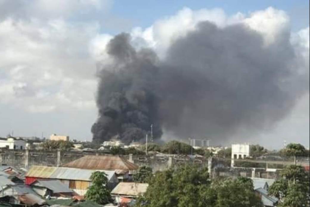  Somalija-teroristicki-napad-bombas-samoubica-kasarna 