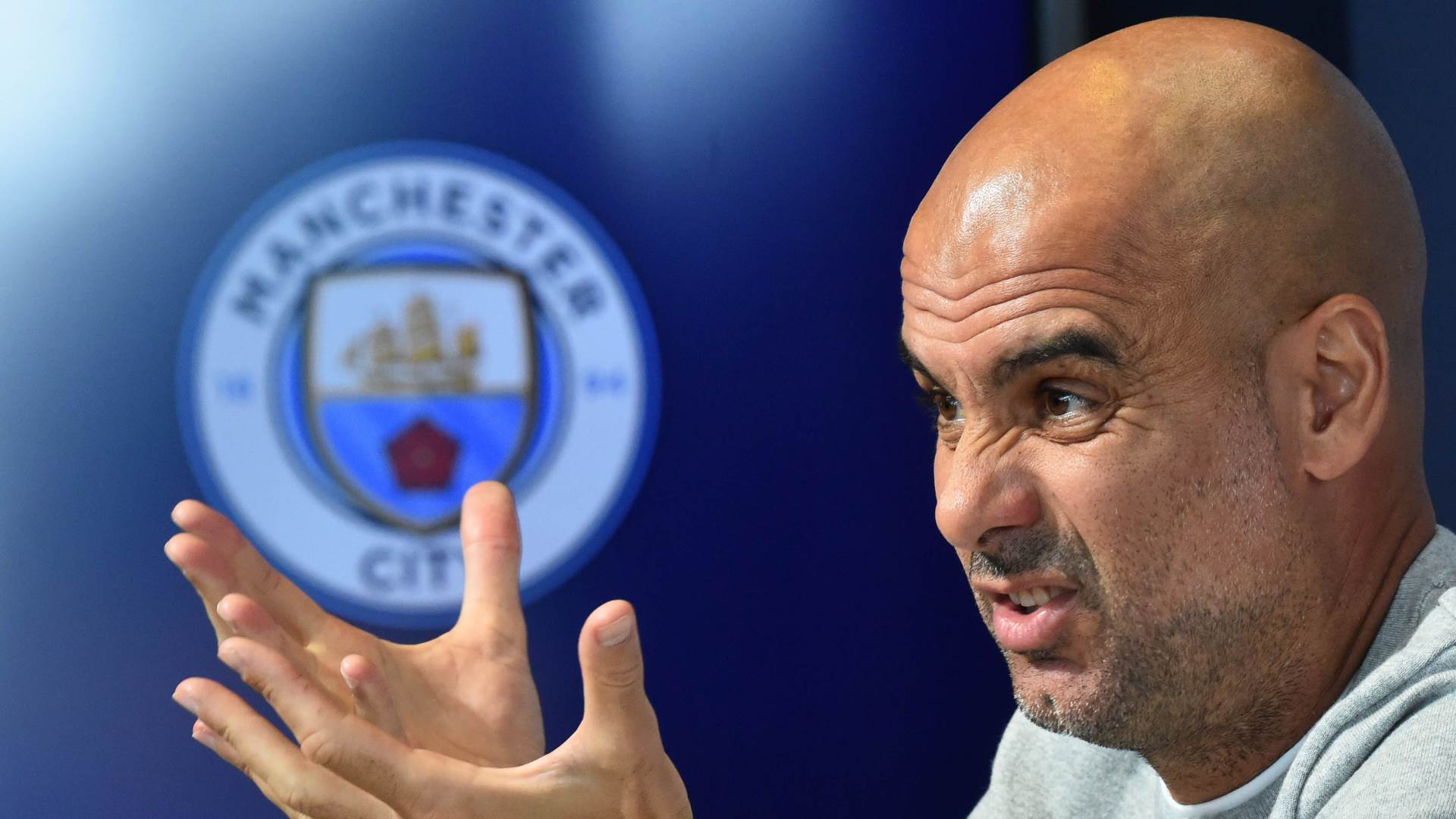  sNeprijatna pitanja i vruć doček za Gvardiolu: Mojes je ovo radio sa Džonsom, VELBEKOM i Januzajom! 