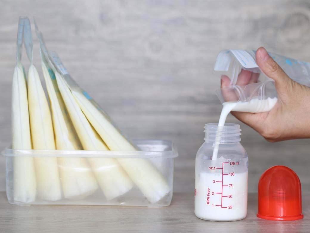  Ljudsko mleko - Od glavne ishrane za bebe, preko skupih doza za odrasle i online prodaje, pa sve do pravljena sapuna 
