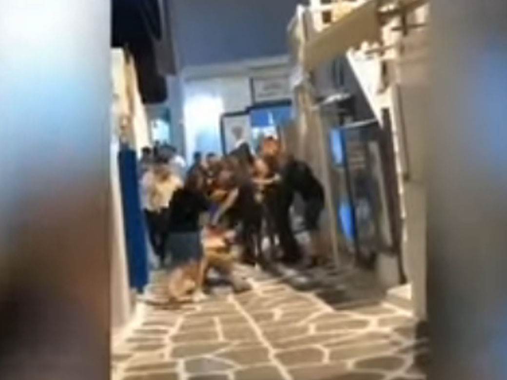  POGLEDAJTE SNIMAK TUČE: Ovako je kapiten Mančester junajteda tukao turiste u Grčkoj, a zatim napao i policajca VIDEO 