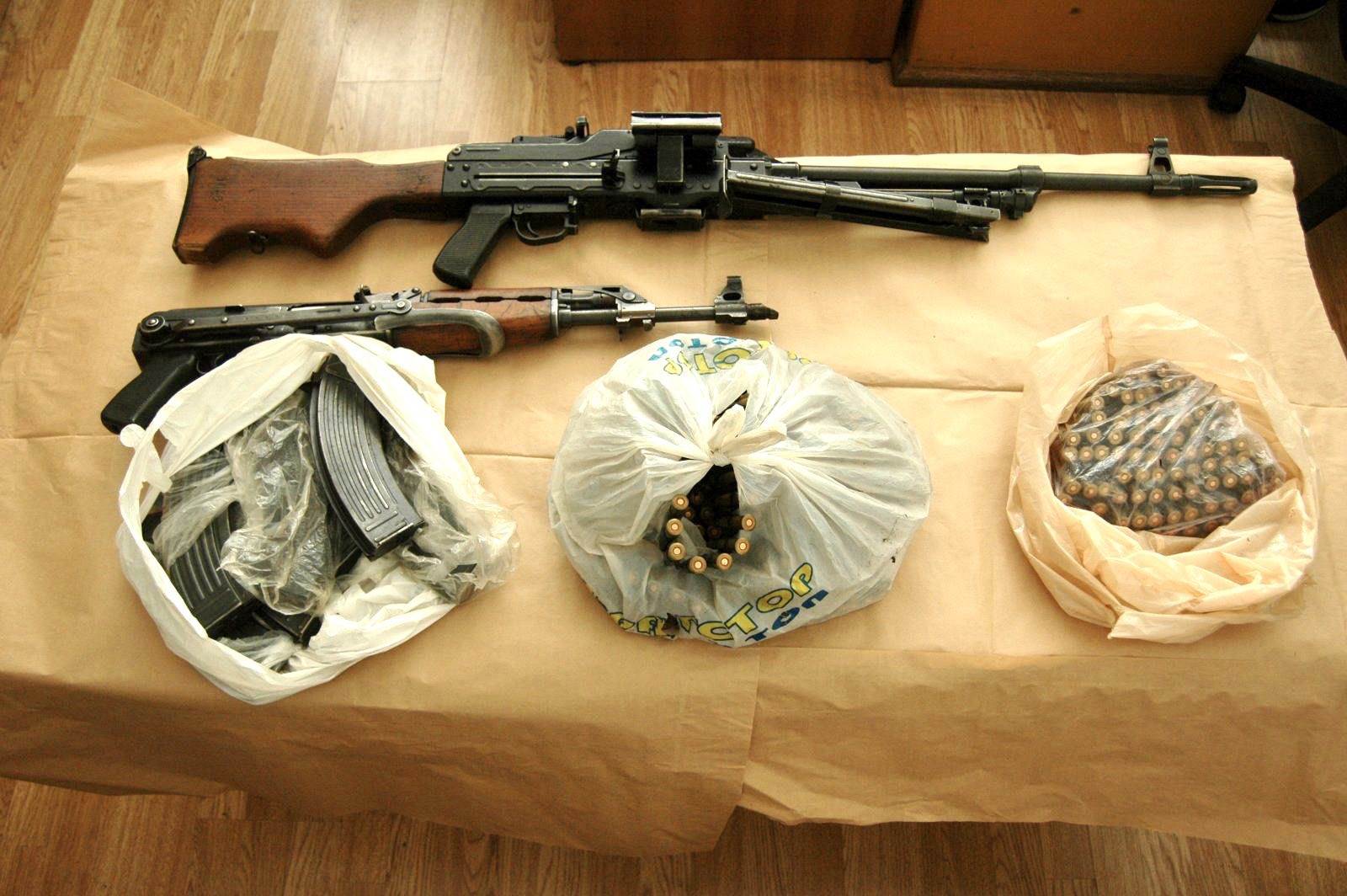  Kandidat na listi "Mir je naša nacija" UHAPŠEN zbog NEDOZVOLJENOG DRŽANJA ORUŽJA 