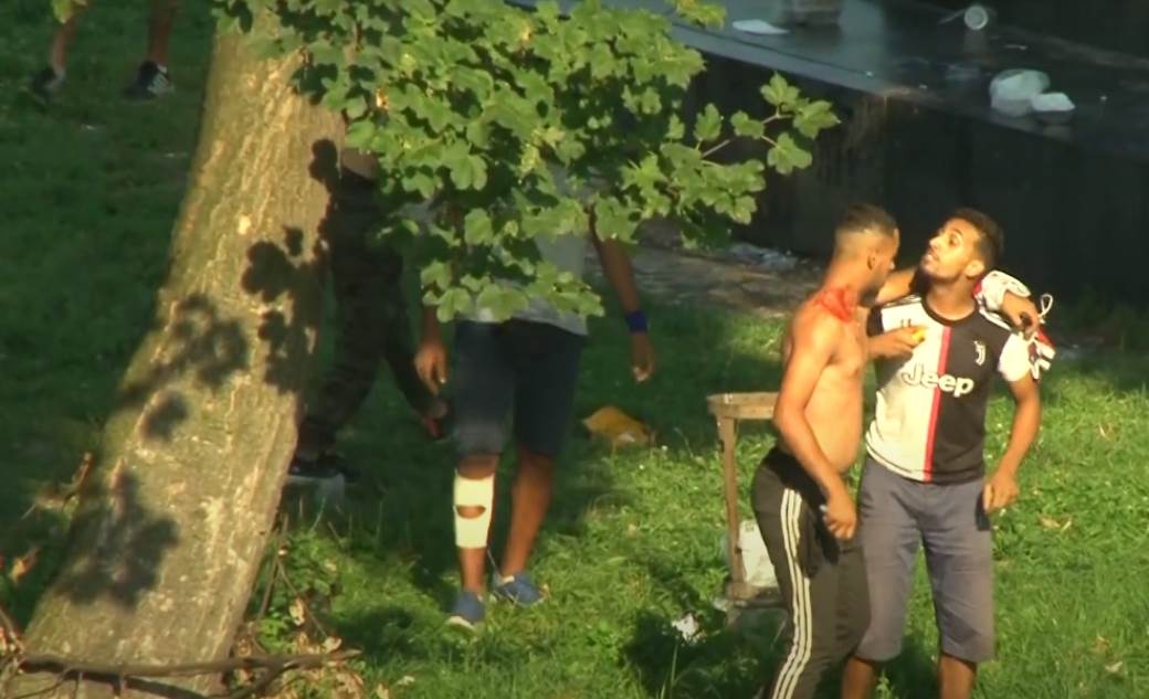  MIGRANTI SE POUBIJALI U BOSNI! Policija intervenisala, mnogi pobegli u šume 