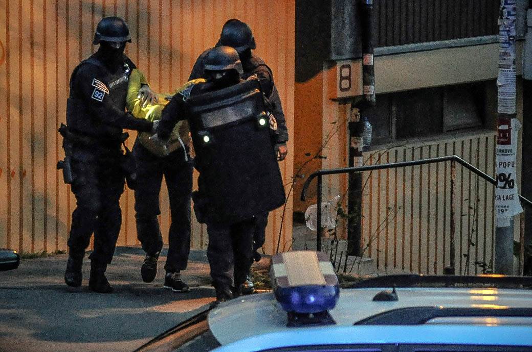  UHAPŠEN BOMBAŠ IZ SRBOBRANA: Mladić (27) bacio bombu na policijsku stanicu! (VIDEO) 