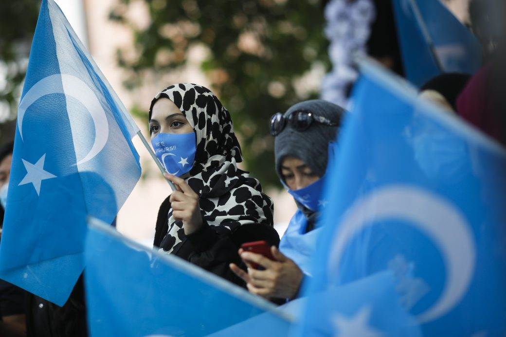  TEŠKE OPTUŽBE AMERIKE: Kinezi sprovode "genocid" nad Ujgurima, u toku je "zločin protiv čovečnosti"! 