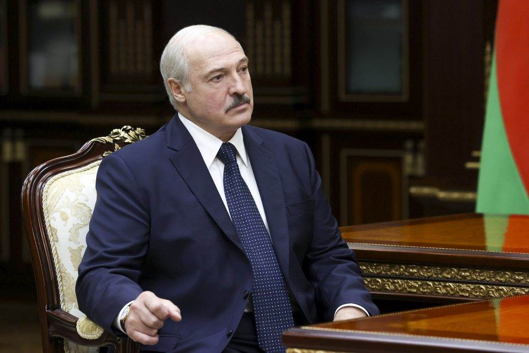  NEOČEKIVAN OBRT: Lukašenko najavio da daje OSTAVKU posle donošenja ustava 
