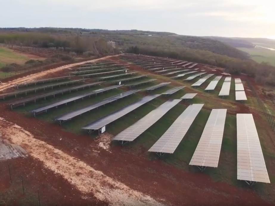  VIS ĆE I NOĆU SVETLETI: Proradila najveća solarna elektrana u Hrvatskoj 