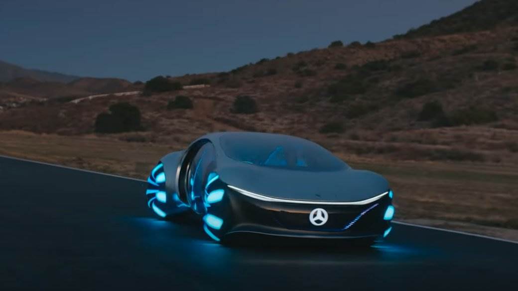  ZVIJER SA KRLJUŠTIMA U AKCIJI: Mercedes izbacio futuristički automobil koji ostavlja bez daha 
