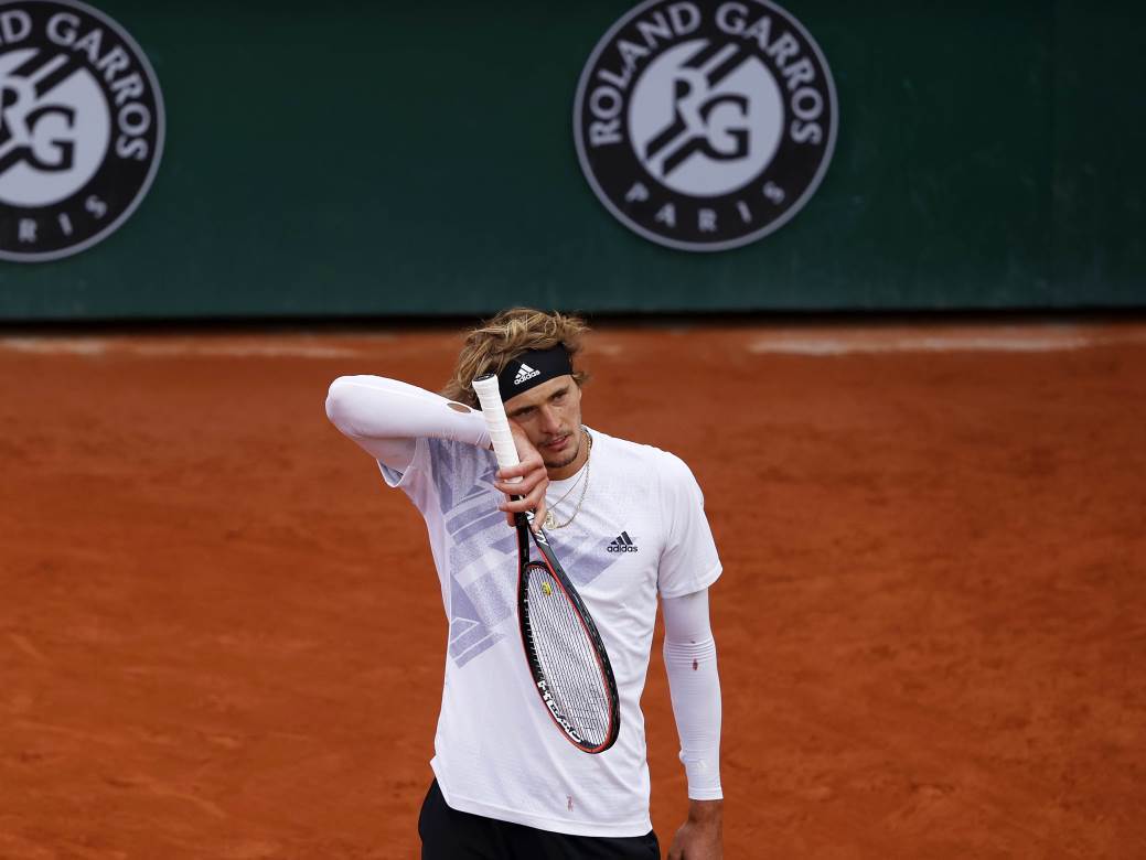  ŠOK U  PARIZU: ISPAO JOŠ JEDAN FAVORIT! Tinejdžer iz Italije je nova zvezda tenisa 