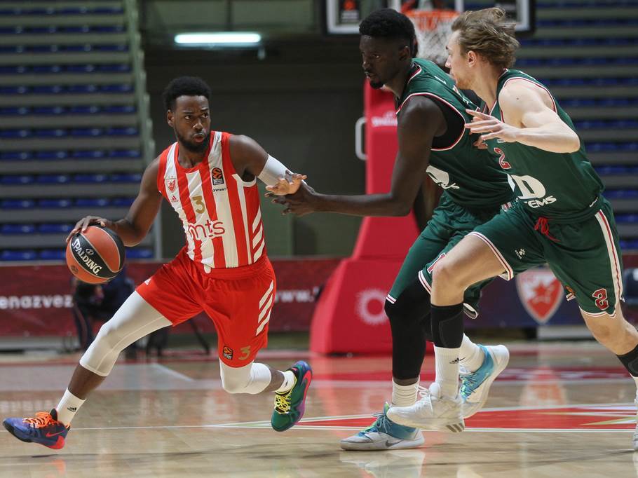  ZVEZDA RAZBILA ŠPANSKOG PRVAKA: Maestralna partija Lojda, rafal Simonovića i defanzivna klinika crveno-belih! 