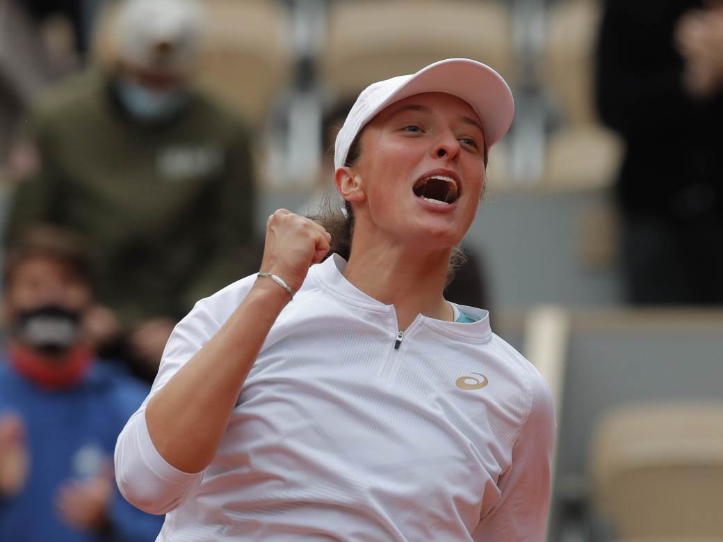  STIGLA JE NASLJEDNICA RAFAELA NADALA: Poljakinja je šampionka Rolan garosa! 