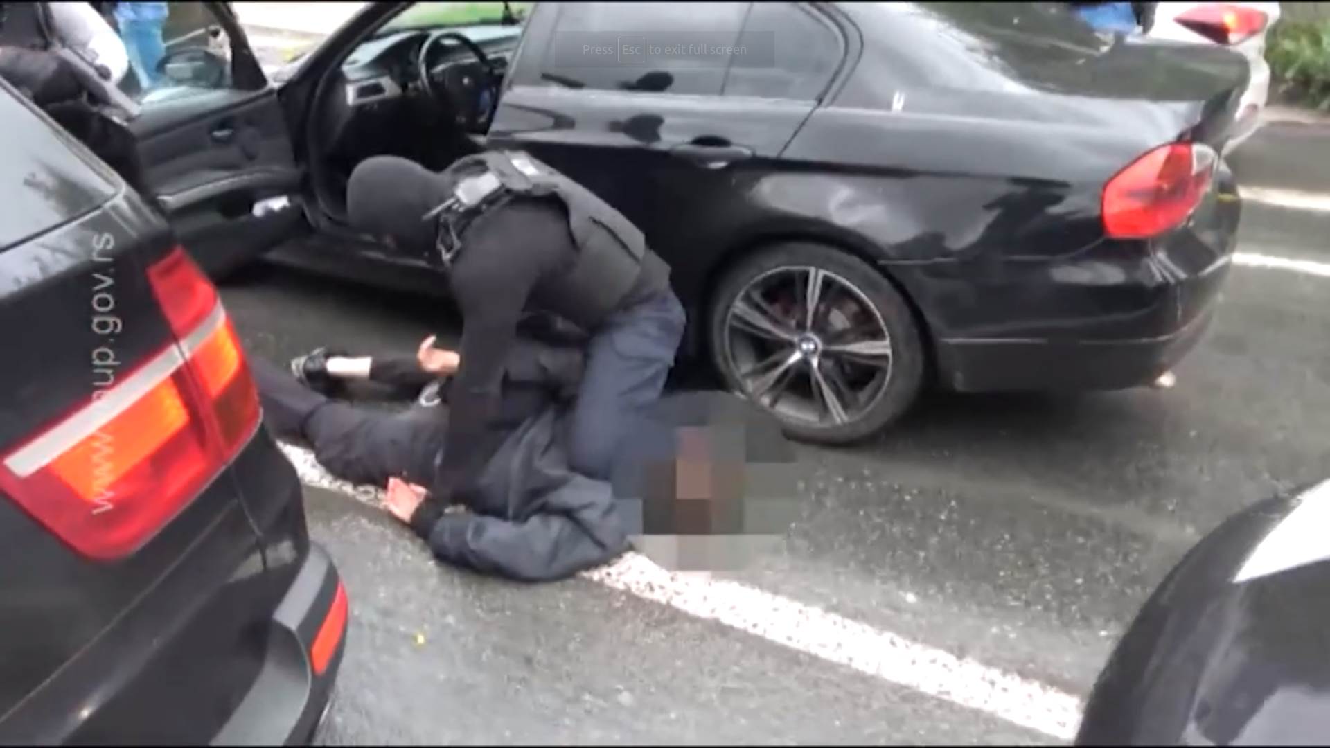  NOVA SPEKTAKULARNA AKCIJA BEOGRADSKE POLICIJE: Izvukli ga iz vozila i bacili na zemlju, pogledajte snimke hapšenje! 