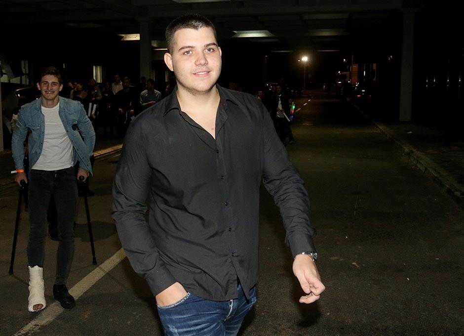  BRENIN SIN DOBIO EPITET ČISTAČA: Sređije kuće, dvorišta i krovove! 