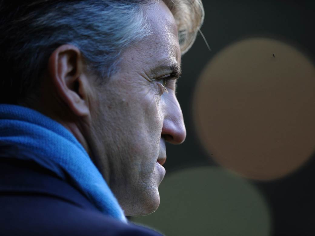  ITALIJA LJUTA ZBOG ROBERTA MANĆINIJA: Korona bukti, on priča viceve! 