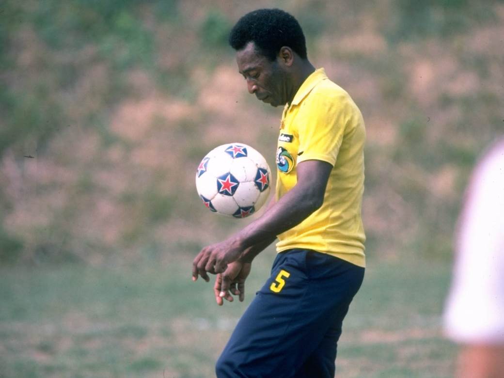  ZA MNOGE JE NAJBOLJI FUDBALER U ISTORIJI: Pele je na vrhuncu bio ČUDO na terenu - pogledajte! 