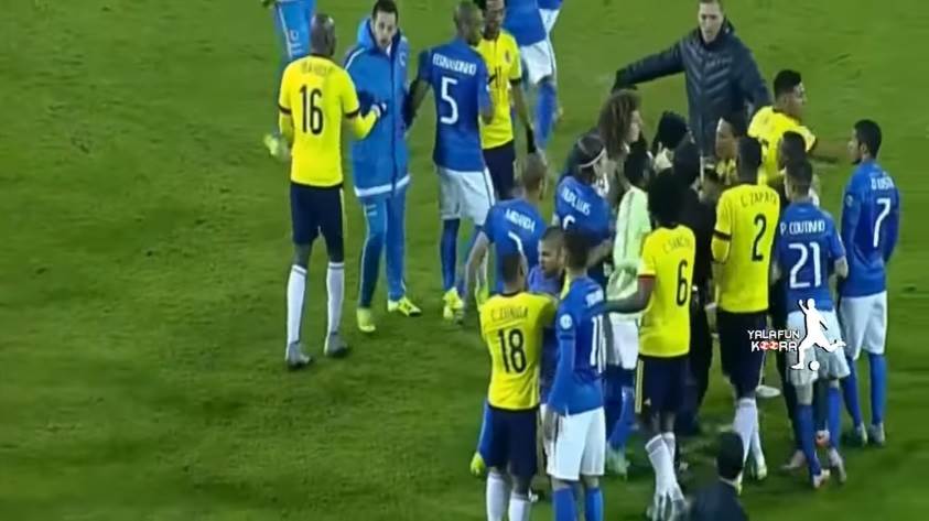  IZULA BIH SE I TUKLA NEJMARA ŠTIKLOM: Kad su se Brazilci i Kolumbijci tukli zbog napucane lopte! (VIDEO) 