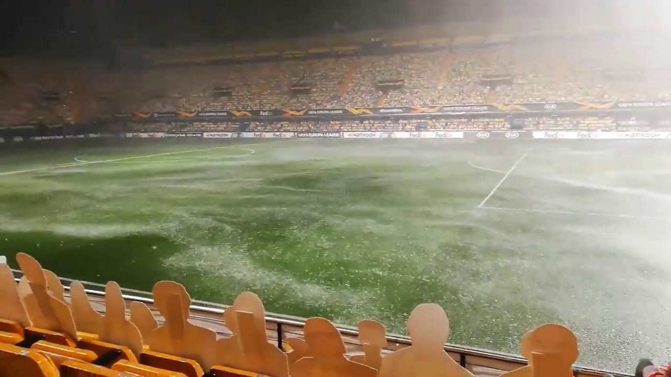  VATERPOLO NA STADIONU VILJAREALA: Kiša pljušti čitav dan, teren potopljen! (VIDEO) 