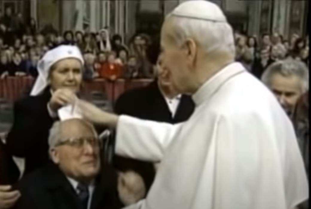  EGZORCIZAM U KATOLIČKOJ CRKVI: Demoni se plašili Jovana Pavla II, meta ovog rituala bio je i Hitler 