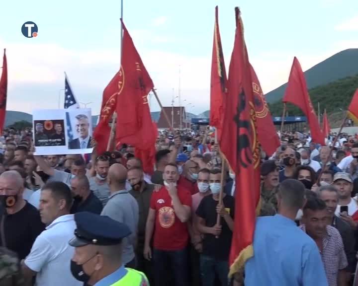  ALBANCE SPRIJEČILI DA PROTESTUJU U HAGU: Nosili maske sa znakom OVK 