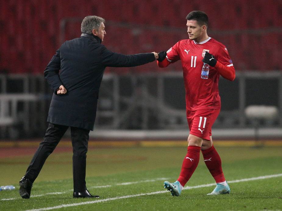  "JOVIĆ ZA 7 DANA DAO VIŠE GOLOVA ZA SRBIJU NEGO ZA REAL UKUPNO": Španci nastavljaju da prozivaju napadača! 