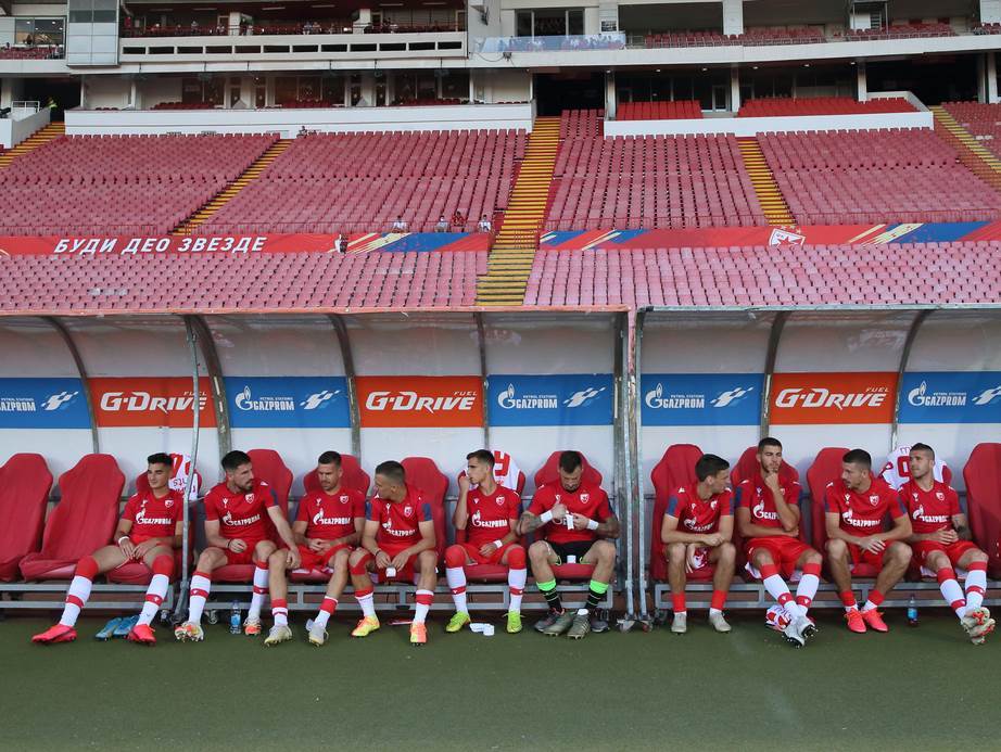  FUDBAL JE KAO U LABORATORIJI I NAŽALOST - NAVIKAVAMO SE! Poznati trener rekao ono što svi misle 