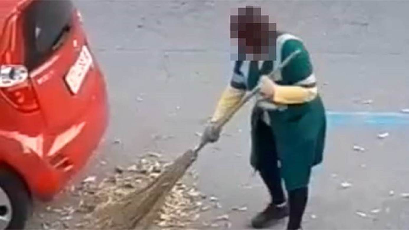  Radnica gradske čistoće postala hit na internetu, ovo se zove BRZINSKI obavljen posao! 