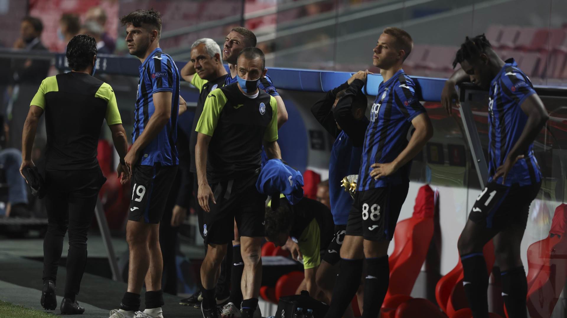  RAZBILI LIVERPUL, IZGUBILI OD VERONE: Atalanta nastavlja da šokira Evropu! 