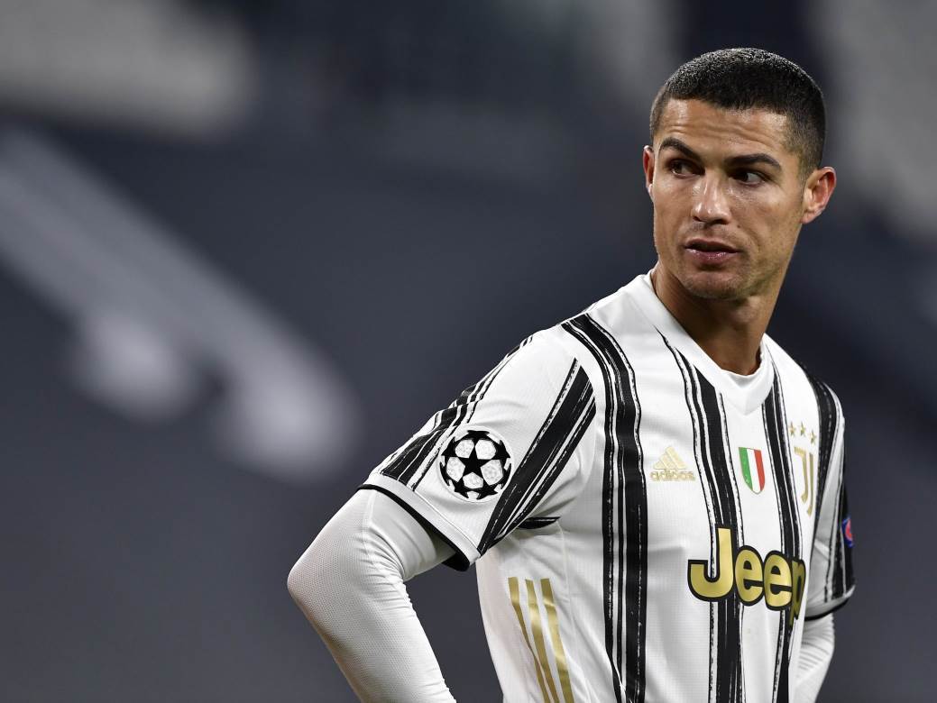  UEFA IZABRALA NAJBOLJI TIM SVIH VREMENA: Ronaldinjo i Zidan su višak, tu je Džerard! 