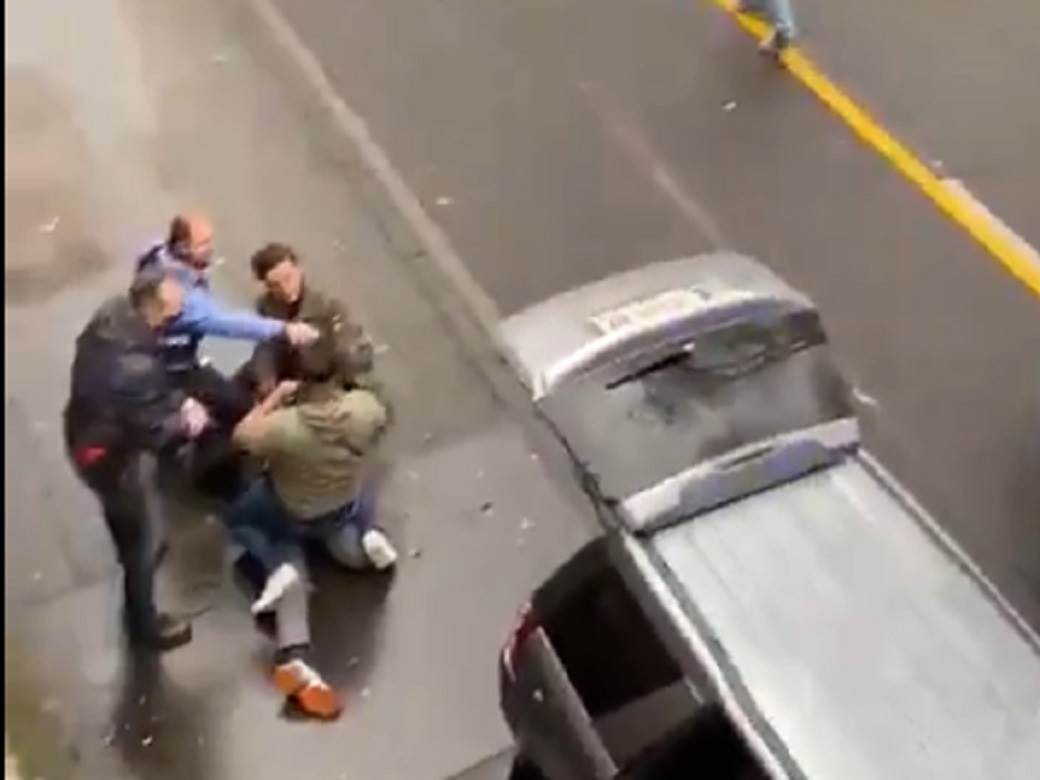  DŽIPOM GAZIO PEŠAKE U NEMAČKOJ: Uhapšen manijak koji je pod punom brzinom kosio ljude na ulici (VIDEO) 