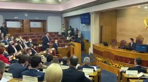  MEDOJEVIĆ objavio dokument o obveznicama: Krivokapić ne samo da brda pomjera mislima, već može i vrijeme da vraća unazad 