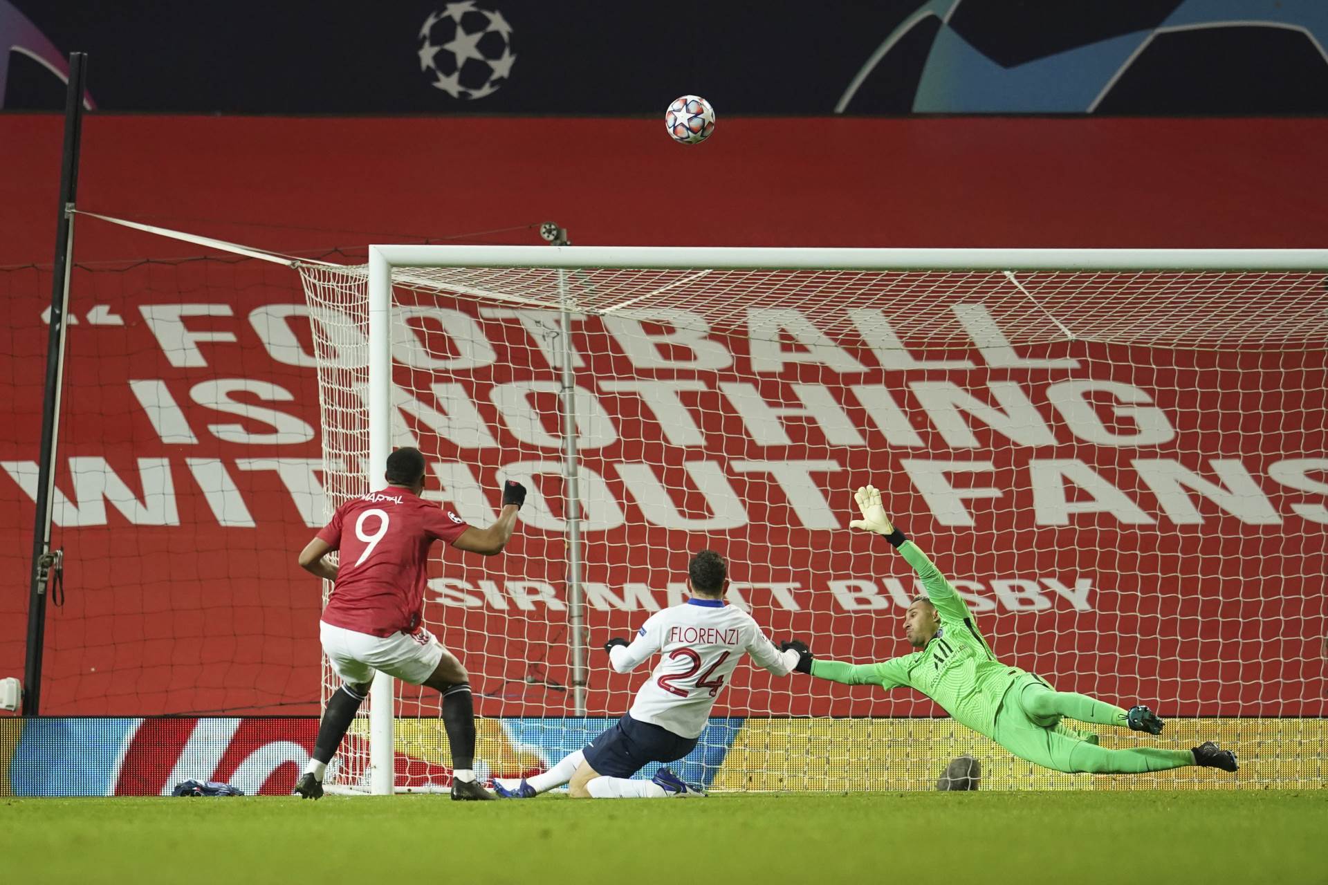  ZBOG OVOG PROMAŠAJA MU SE PODSMEVA CEO INTERNET: Napadač Junajteda se baš izblamirao, kako je ovo uspeo? (VIDEO) 